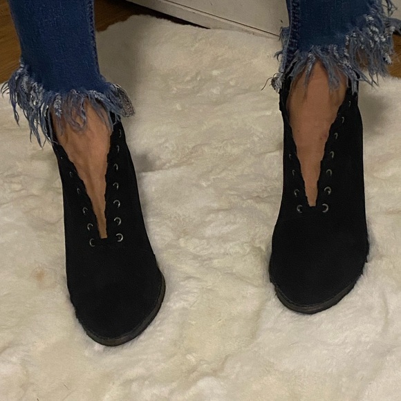 Coconuts by Matisse | Black Alabama Booties | size 6.5 - Picture 2 of 13